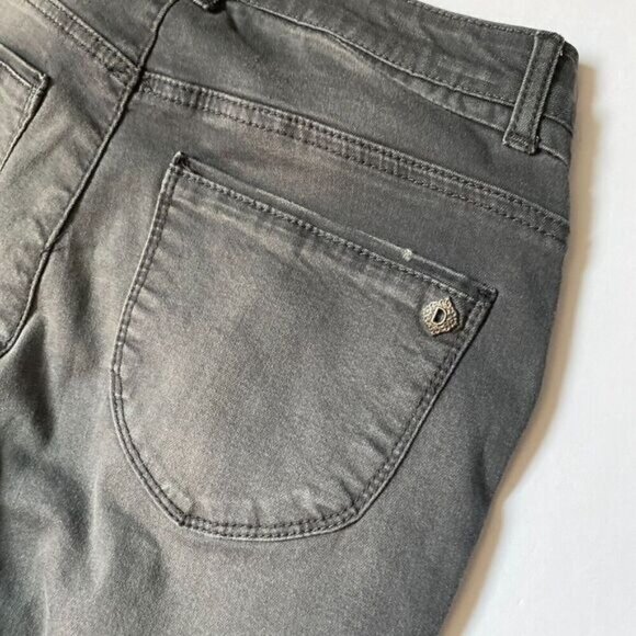 Democracy Women’s Cropped Barely Bootcut Jeans High Rise Size 2 Faded Black - Picture 16 of 16